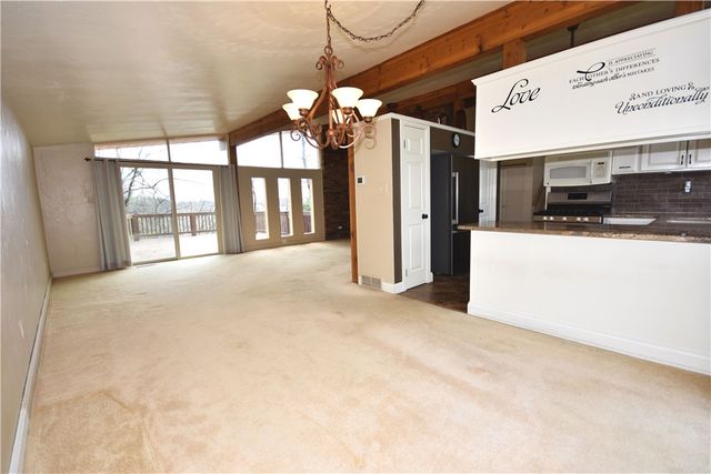 327 Wayne St, Claysville, PA 15323