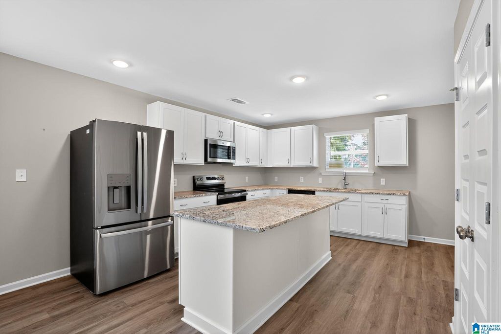 832 49TH STREET N, Birmingham, AL 35212