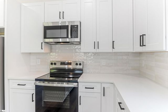 123 Wolf King Way, Woodruff, SC 29388
