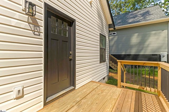 123 Wolf King Way, Woodruff, SC 29388