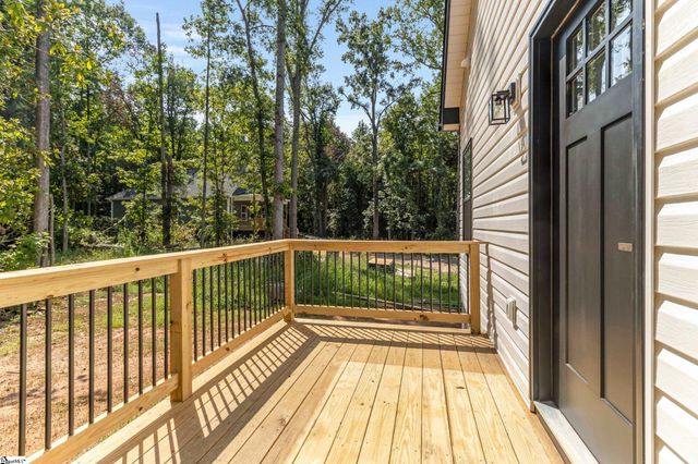 123 Wolf King Way, Woodruff, SC 29388
