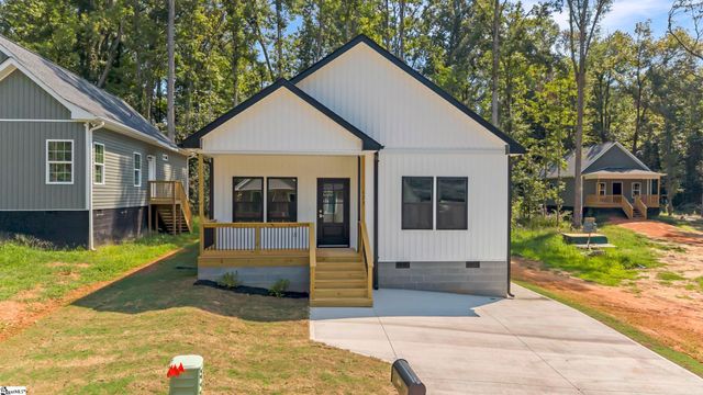 123 Wolf King Way, Woodruff, SC 29388
