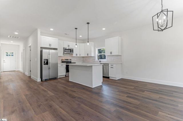 123 Wolf King Way, Woodruff, SC 29388
