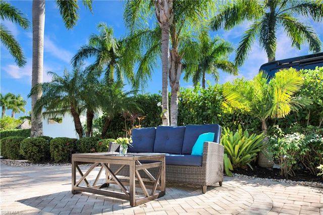 13553 Snapper LN, Naples, FL 34114