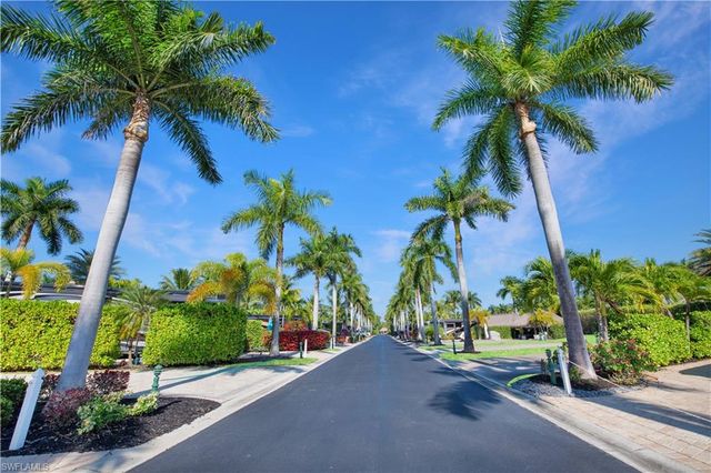 13553 Snapper LN, Naples, FL 34114