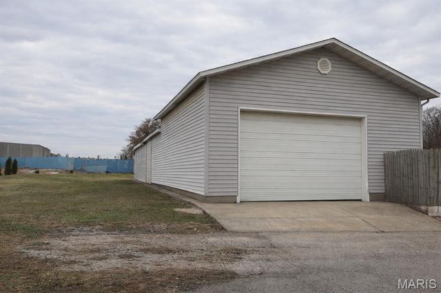 2606 W 20th Street, Granite City, IL 62040