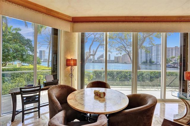 2600 Island Boulevard 101, Aventura, FL 33160