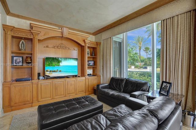 2600 Island Boulevard 101, Aventura, FL 33160