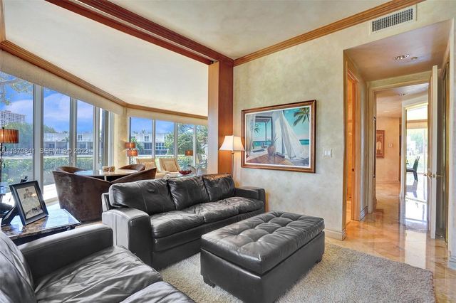 2600 Island Boulevard 101, Aventura, FL 33160