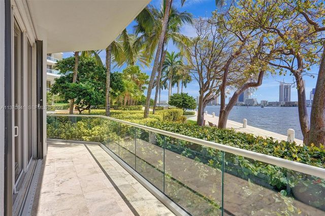 2600 Island Boulevard 101, Aventura, FL 33160