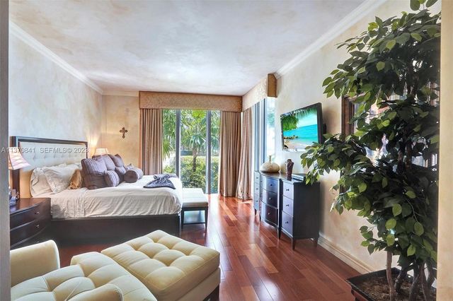 2600 Island Boulevard 101, Aventura, FL 33160