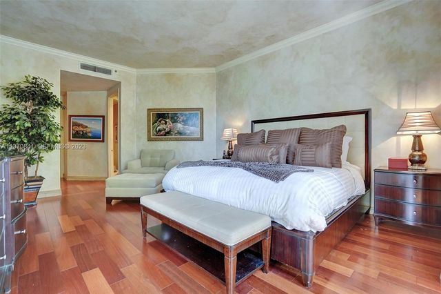 2600 Island Boulevard 101, Aventura, FL 33160