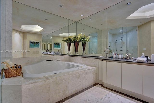 2600 Island Boulevard 101, Aventura, FL 33160