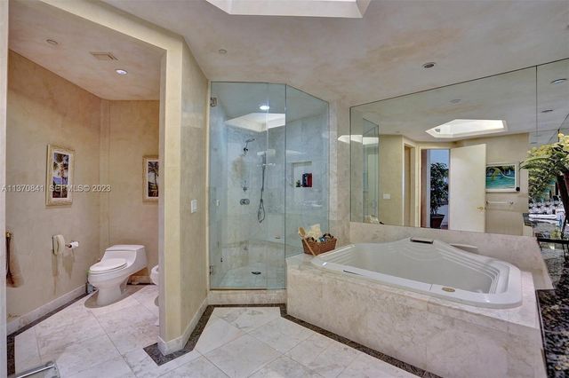 2600 Island Boulevard 101, Aventura, FL 33160