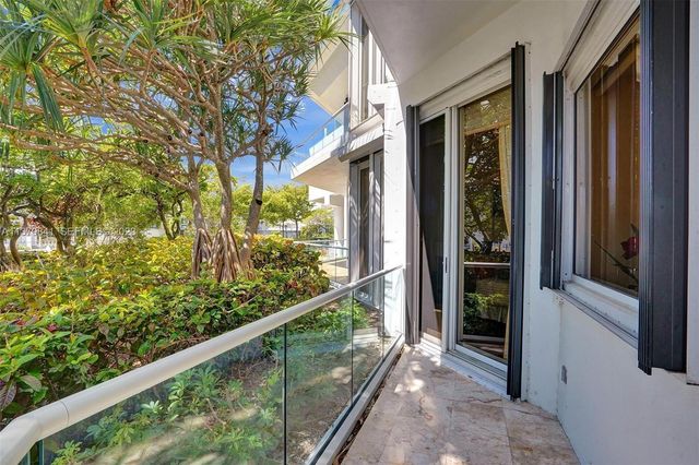 2600 Island Boulevard 101, Aventura, FL 33160