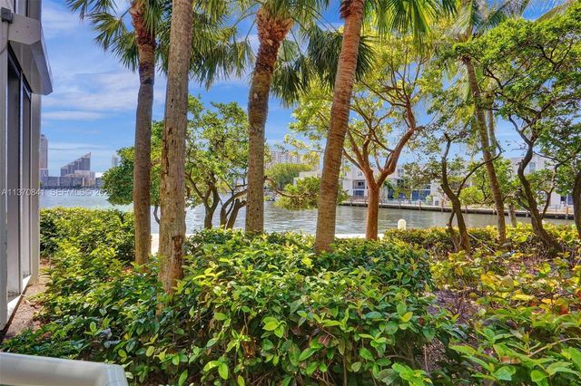 2600 Island Boulevard 101, Aventura, FL 33160
