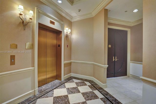2600 Island Boulevard 101, Aventura, FL 33160