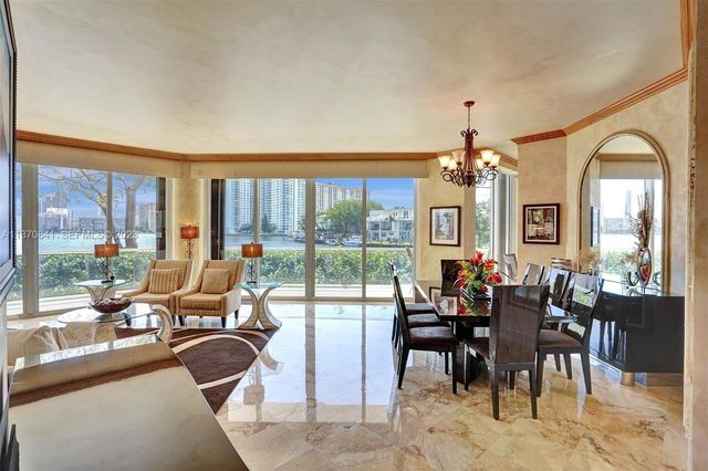 2600 Island Boulevard 101, Aventura, FL 33160