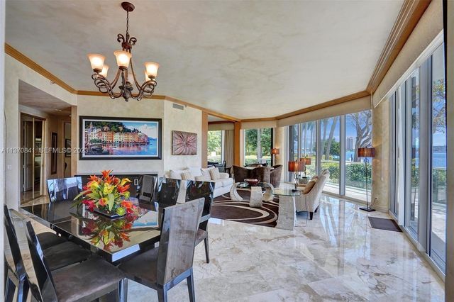2600 Island Boulevard 101, Aventura, FL 33160