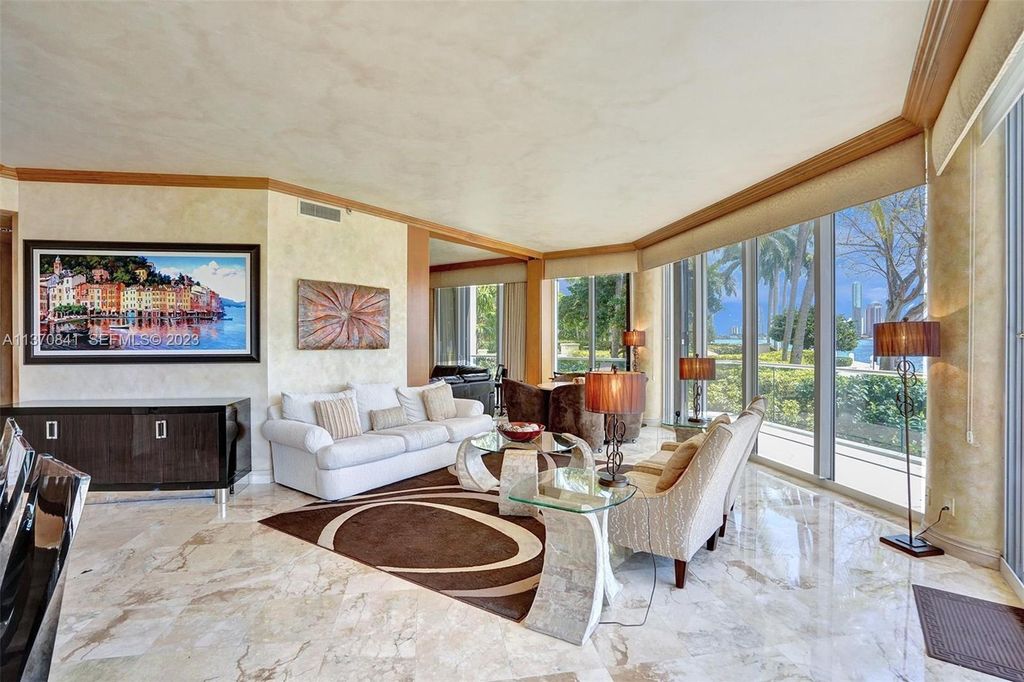 2600 Island Boulevard 101, Aventura, FL 33160