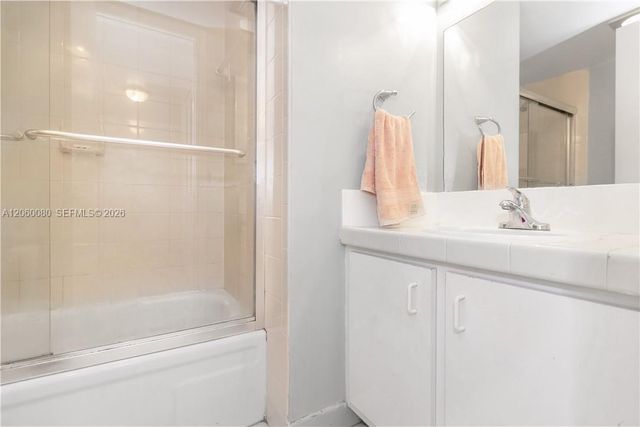 3992 N Pine Island Rd 2A, Sunrise, FL 33351