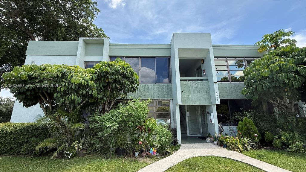 3992 N Pine Island Rd 2A, Sunrise, FL 33351