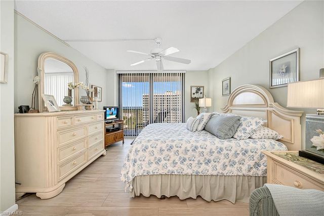 320 Seaview CT # 1512, Marco Island, FL 34145