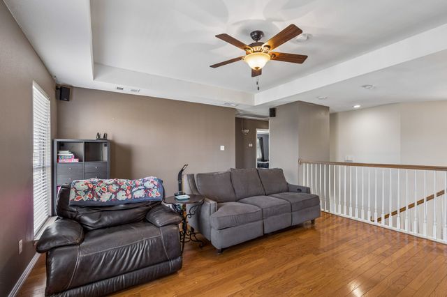 405 Stoneleigh Circle, Lake Dallas, TX 75065