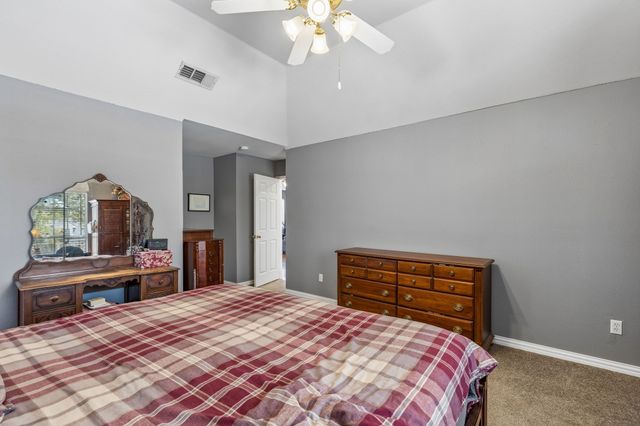 405 Stoneleigh Circle, Lake Dallas, TX 75065