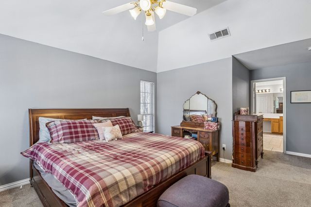 405 Stoneleigh Circle, Lake Dallas, TX 75065