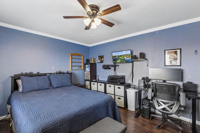 405 Stoneleigh Circle, Lake Dallas, TX 75065