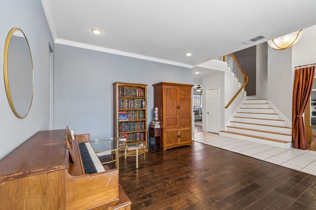 405 Stoneleigh Circle, Lake Dallas, TX 75065