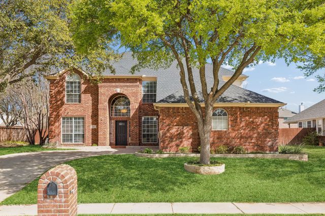 405 Stoneleigh Circle, Lake Dallas, TX 75065