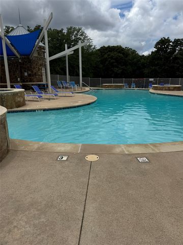 405 Stoneleigh Circle, Lake Dallas, TX 75065