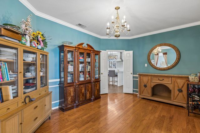 405 Stoneleigh Circle, Lake Dallas, TX 75065