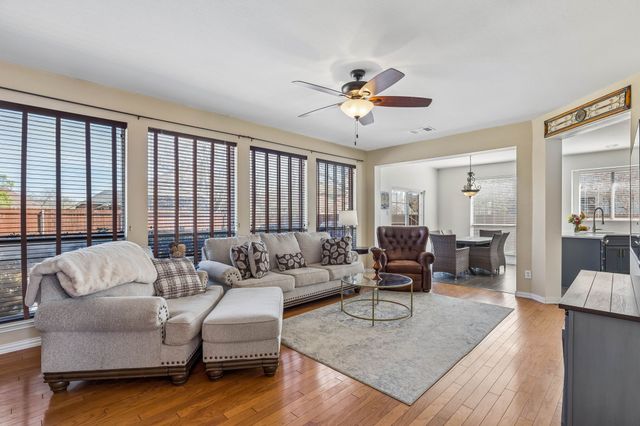 405 Stoneleigh Circle, Lake Dallas, TX 75065