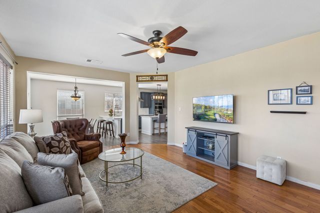 405 Stoneleigh Circle, Lake Dallas, TX 75065