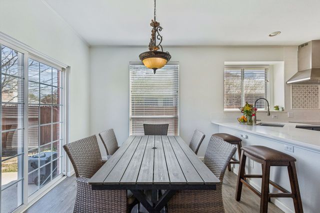 405 Stoneleigh Circle, Lake Dallas, TX 75065