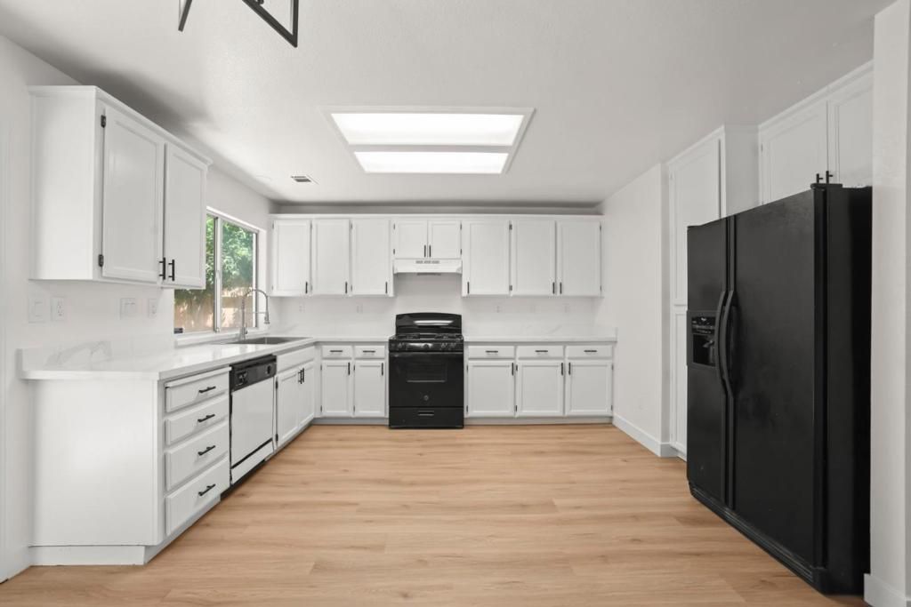 Image 14 of property listing at 4221 San Martin Court, Salida, CA 95368