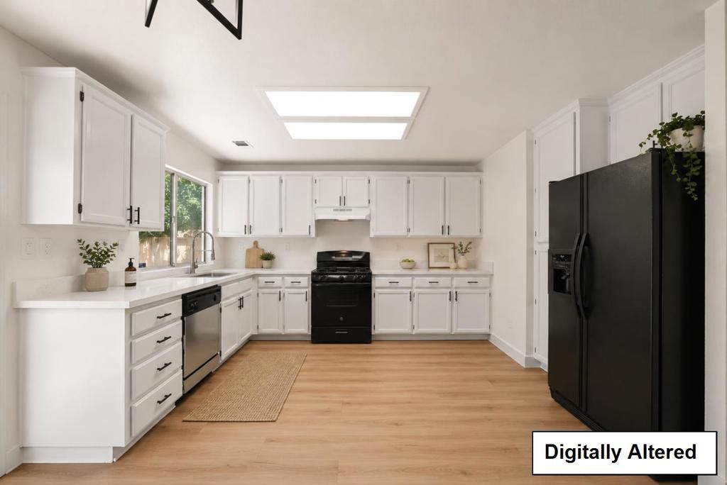 Image 15 of property listing at 4221 San Martin Court, Salida, CA 95368