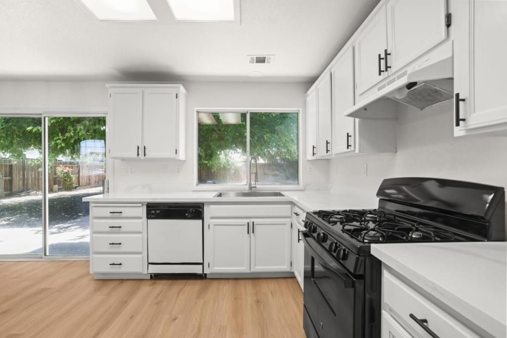Image 16 of property listing at 4221 San Martin Court, Salida, CA 95368