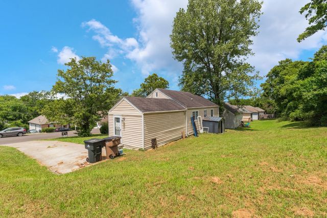 2417 Grover St, Nashville, TN 37207