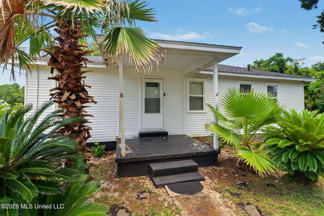 2002 Greater Avenue, Biloxi, MS 39531