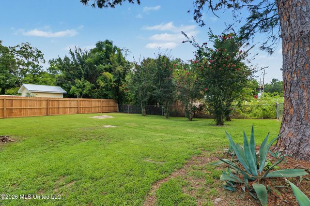 2002 Greater Avenue, Biloxi, MS 39531