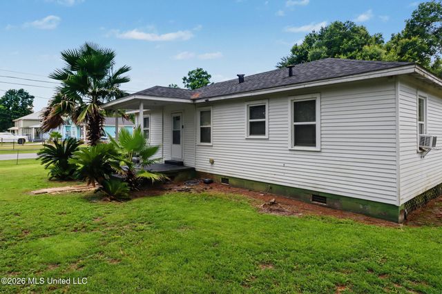 2002 Greater Avenue, Biloxi, MS 39531