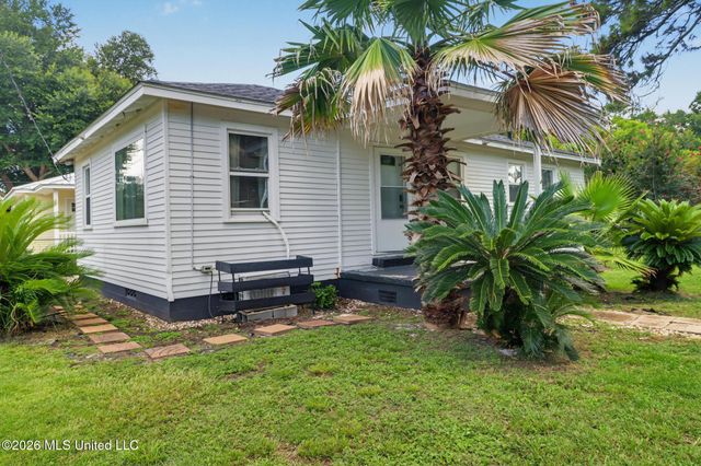 2002 Greater Avenue, Biloxi, MS 39531