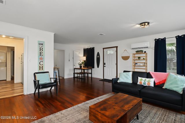 2002 Greater Avenue, Biloxi, MS 39531