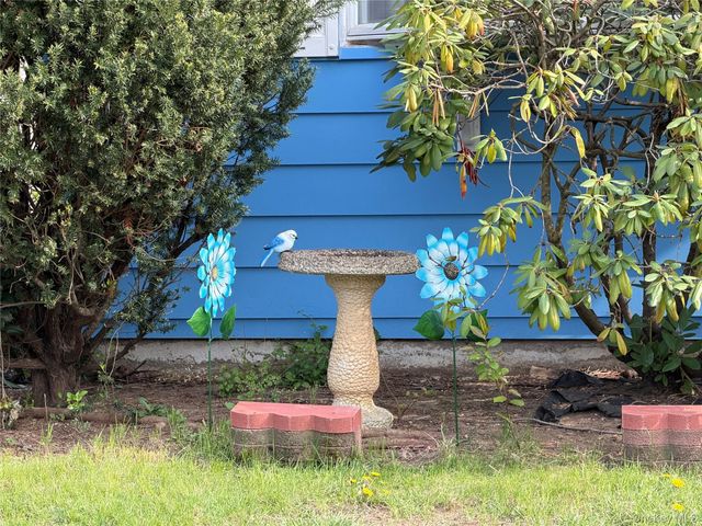 22 Lexington Avenue, Westbury, NY 11590