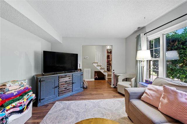 2516 Placid PL, Virginia Beach, VA 23453