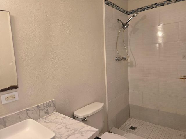 18422 NW 42ND CT, Miami Gardens, FL 33055